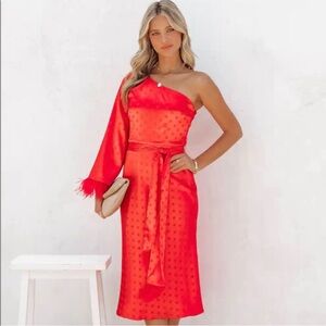 NWT VICI Margaux Satin Feather Trim Midi Dress‎